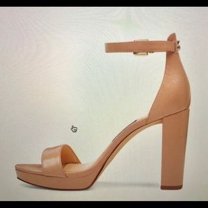 New Nine West Nude Platform Sandals 6.5